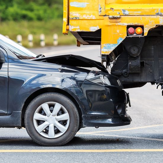Verkehrsrecht Unfall PKW und LKW