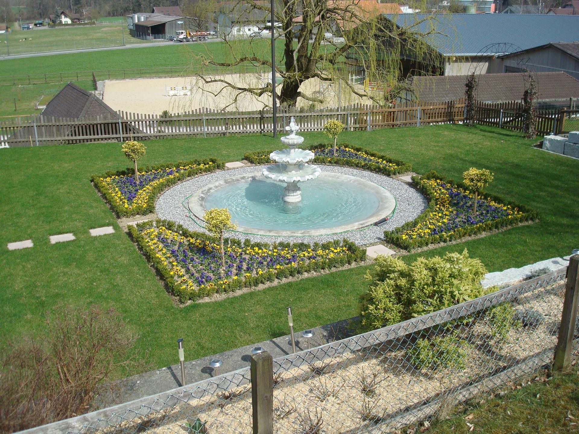 Bepflanzungen und Begrünungen - Schrepfer Gartenbau AG Büro in Toffen