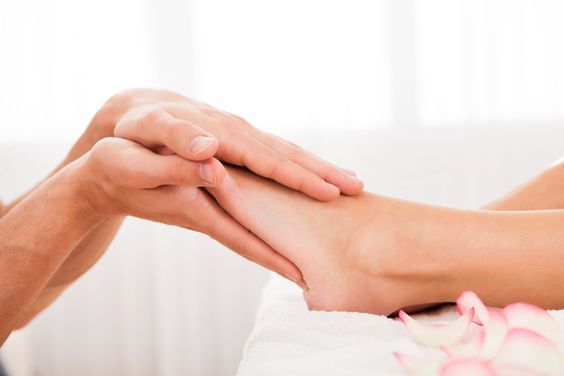 Fuss- und Handreflexzonen-Massage - Franco Spera - Praxis für medizinische Körpermassagen in Horgen ZH
