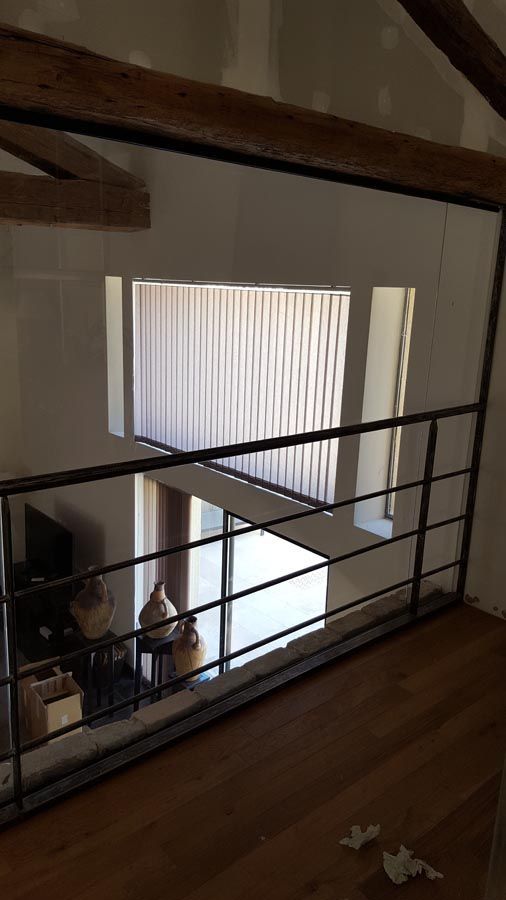 Garde-corps sur une mezzanine