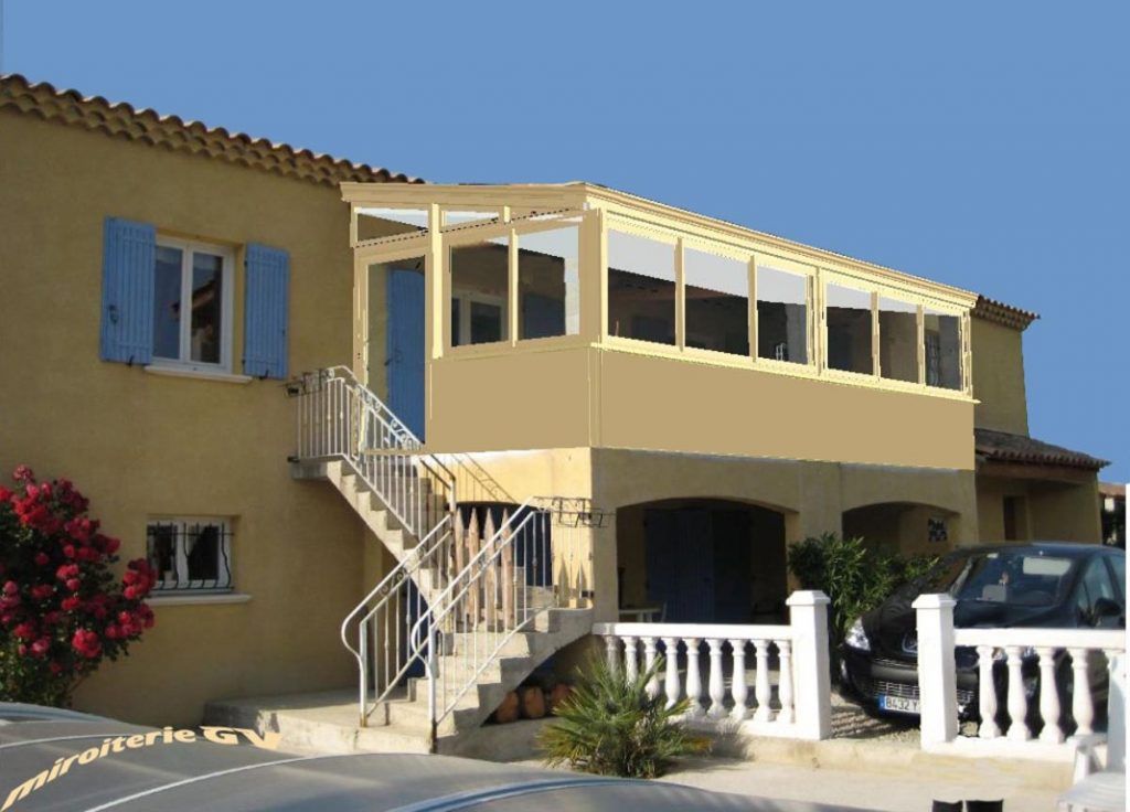 Une maison avec simulation de véranda