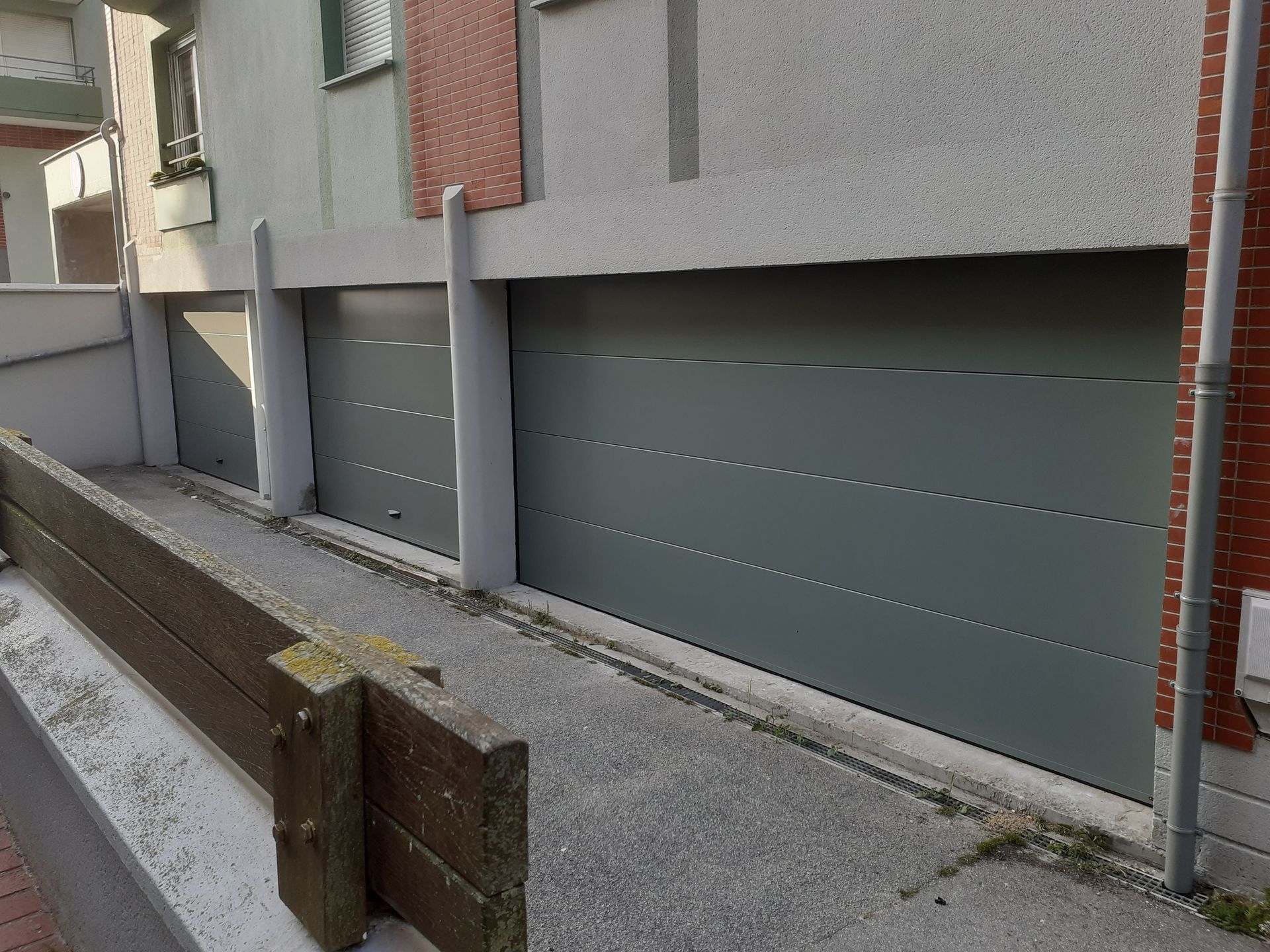 PORTE DE GARAGE SECTIONNELLE RAL 7023