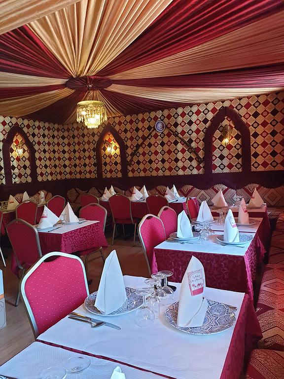 Les tables du restaurant