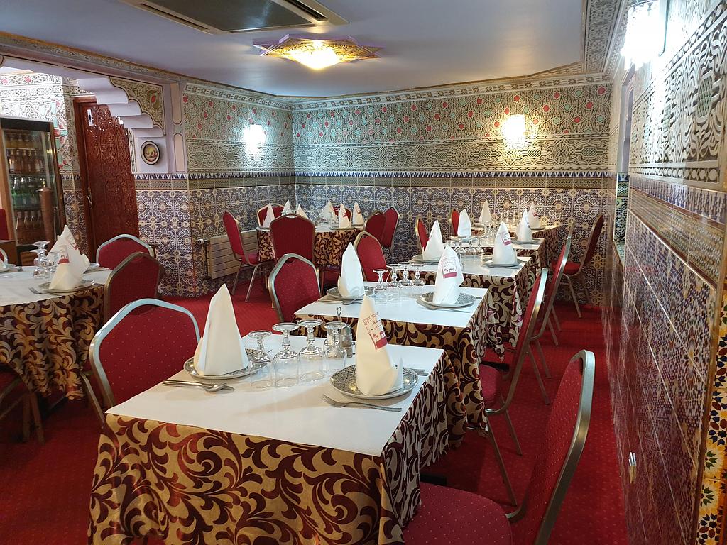 Les tables de la salle