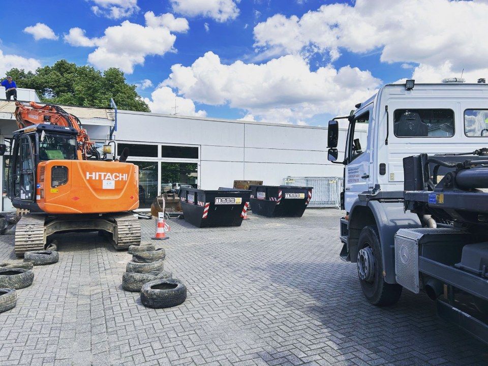 Container mit Sperrmüll