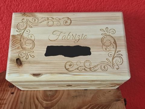 Cassetta posta in legno