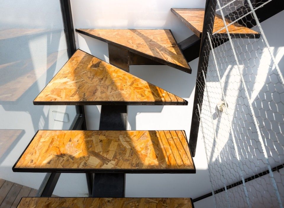 Eine Wendeltreppe aus Holz und Metall, Metallbau & Garten- & Landschaftsbau Ökmen