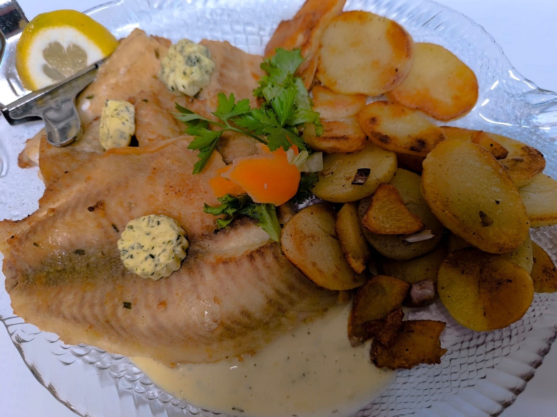 Bratkartoffeln mit Fisch