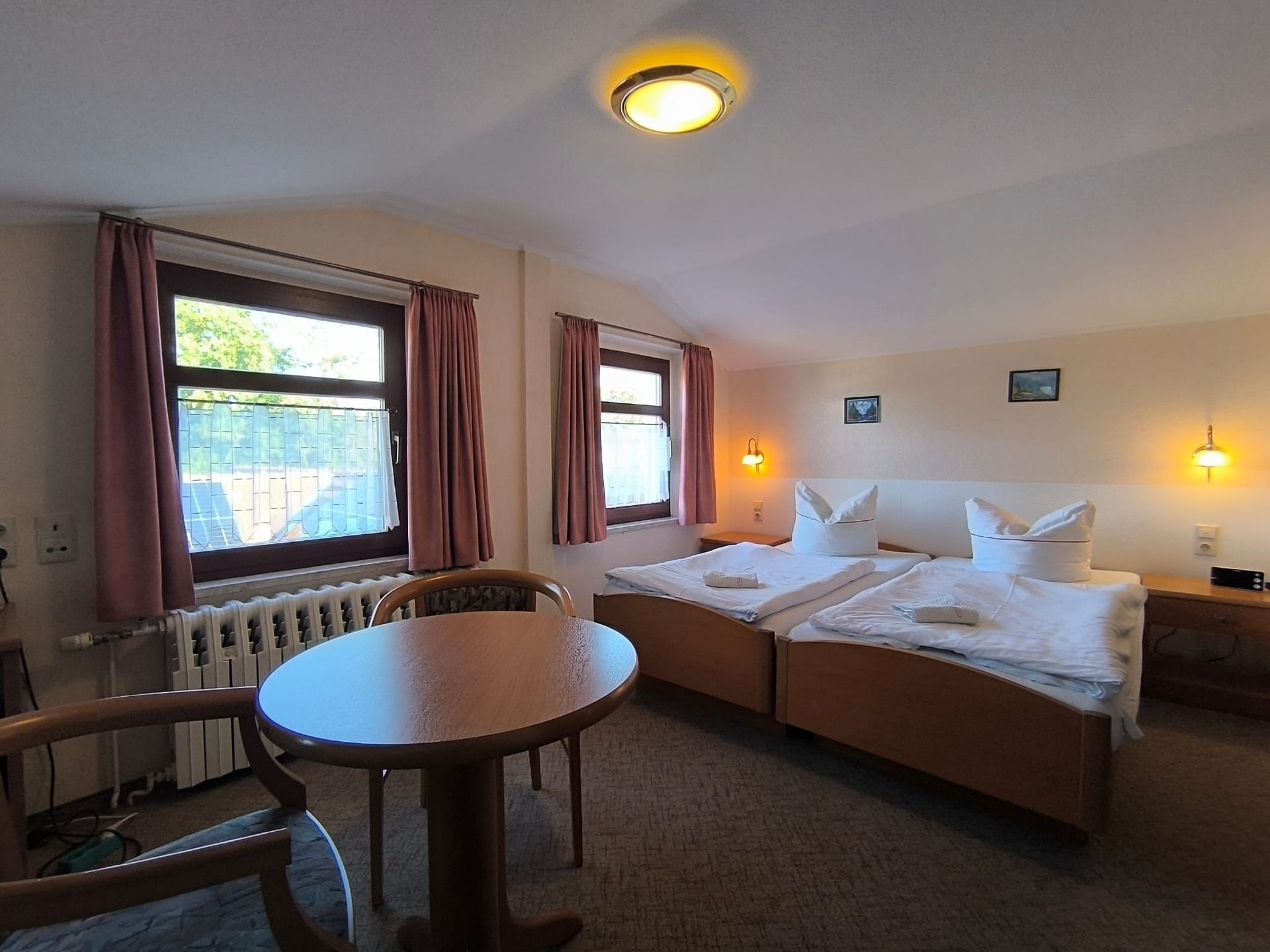 Zimmer mit Doppelbett im Gasthof Düpow