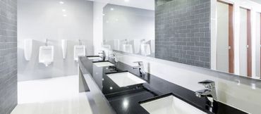 Öffentliches Badezimmer