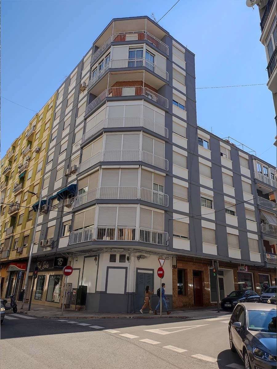 Vista desde una esquina de un edificio 