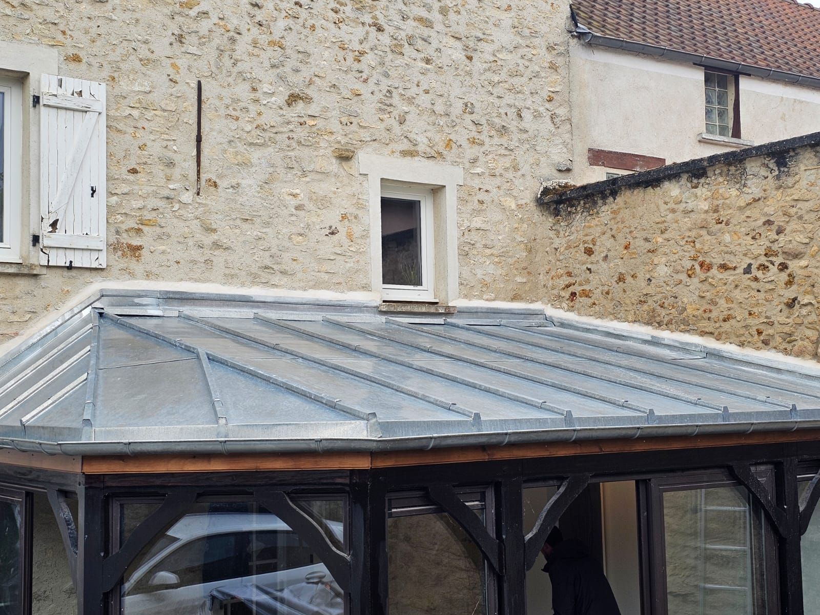 Abri de porte après les travaux