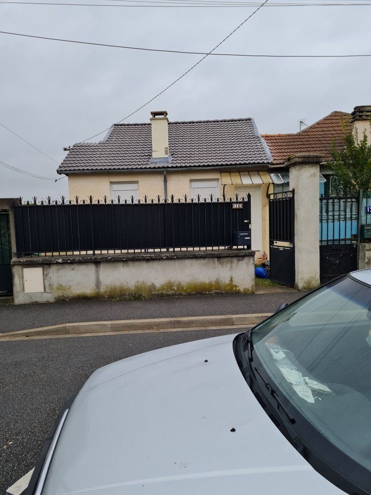 Vue éloignée de la nouvelle couverture