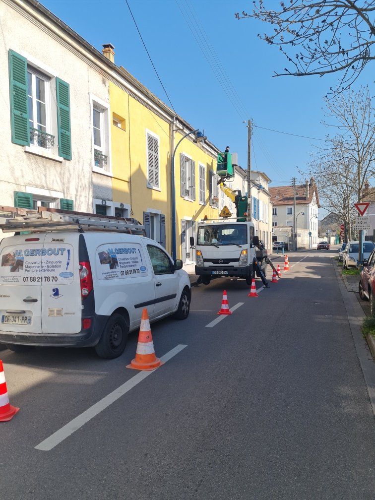 Intervention sur un toit avec la naselle