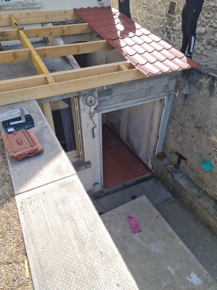 Installation de la couverture sur la nouvelle structure