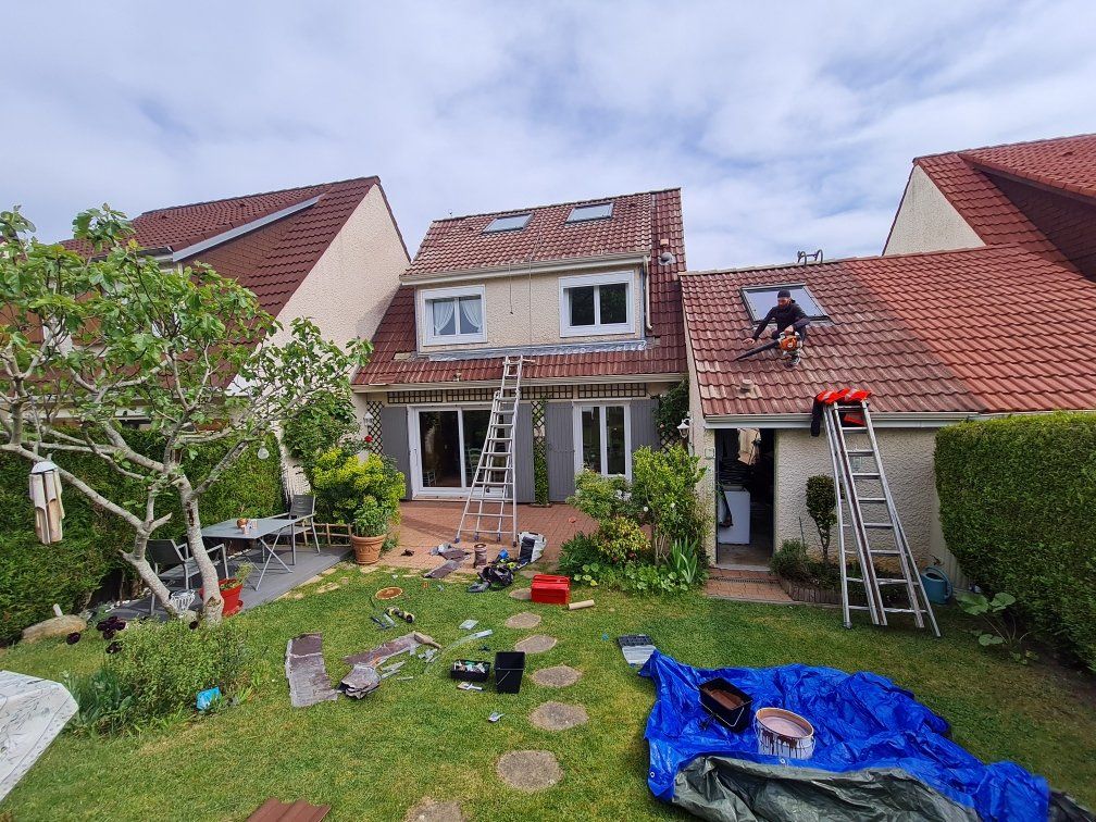 Vue de la maison mitoyenne de loin