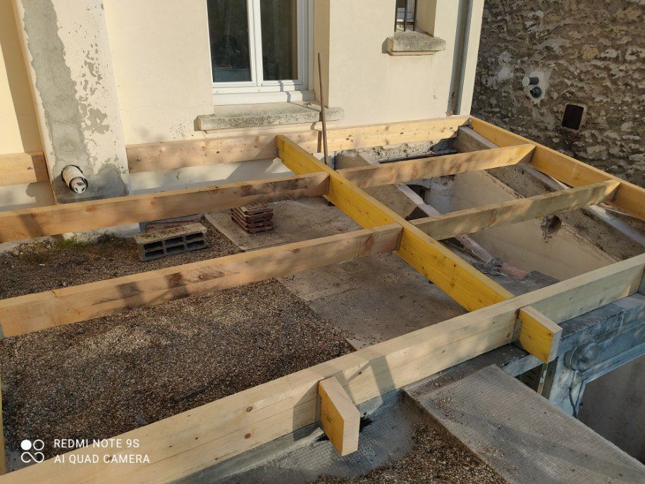 Mise en place d'une charpente sur des bâtiments à toit plat