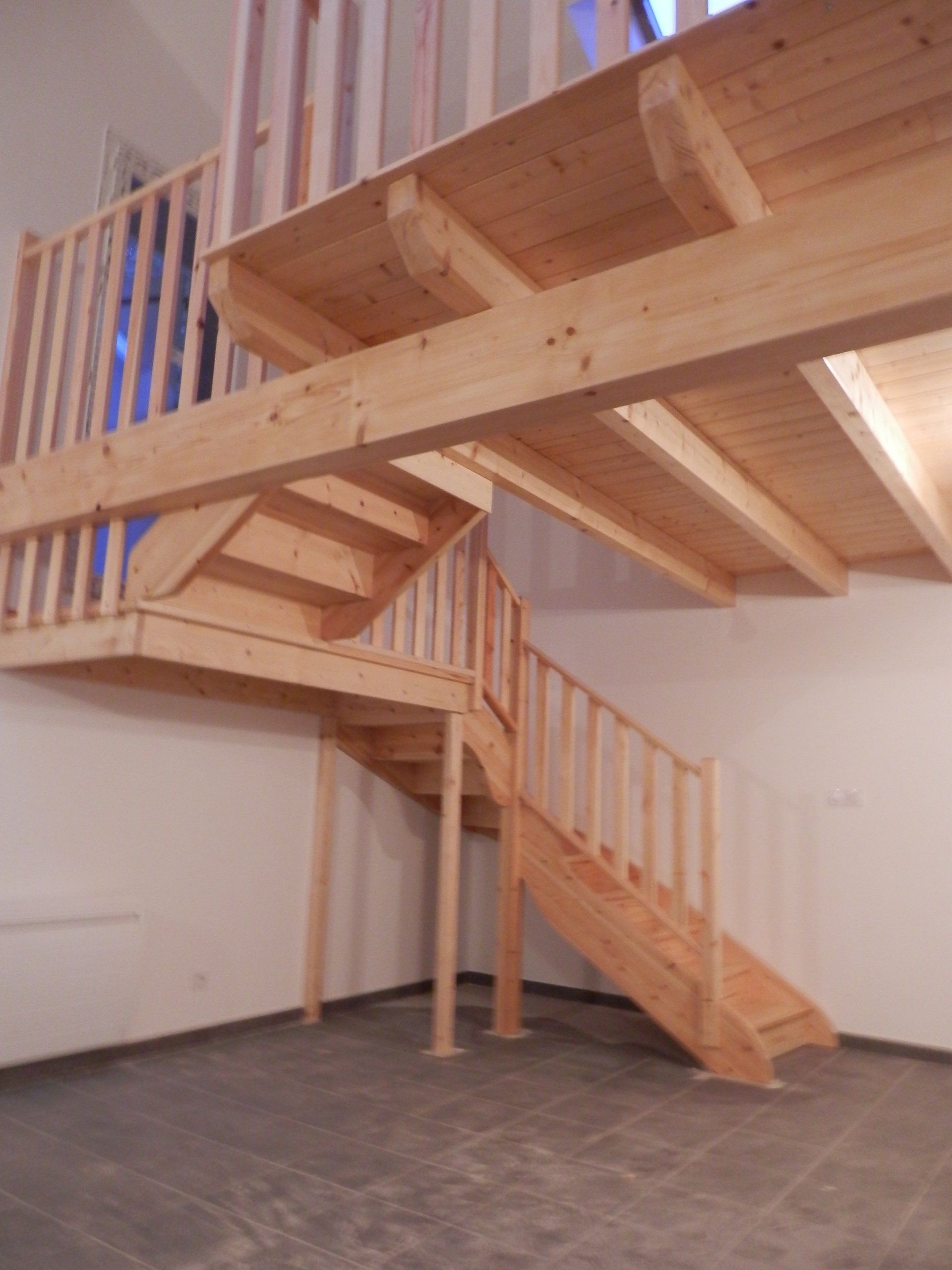 Escalier et mezzanine