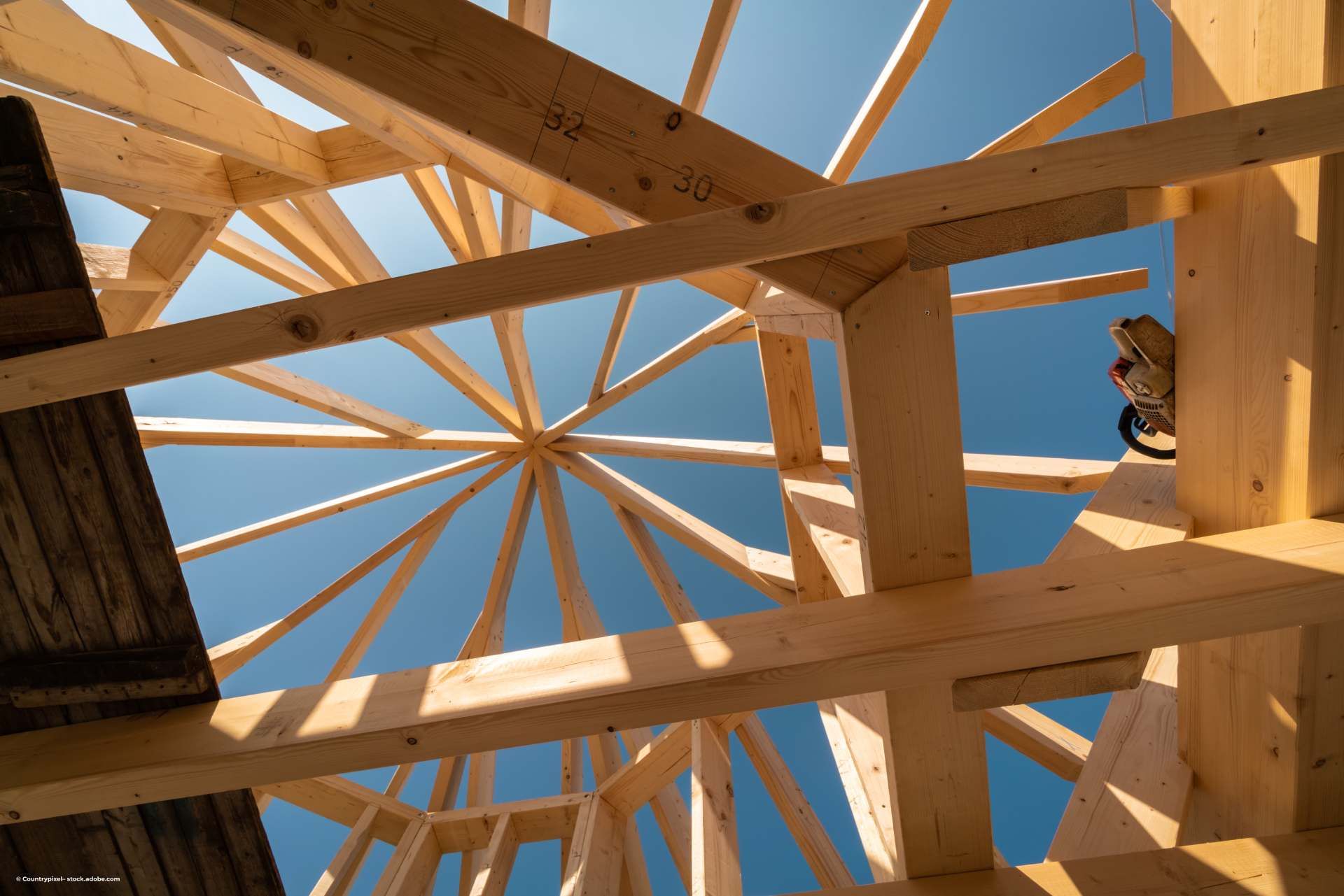 Hölzerner Dachstuhl