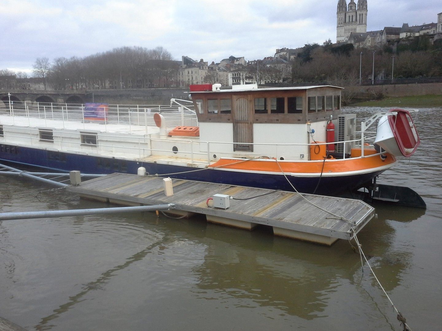 Microgommage d’un bateau