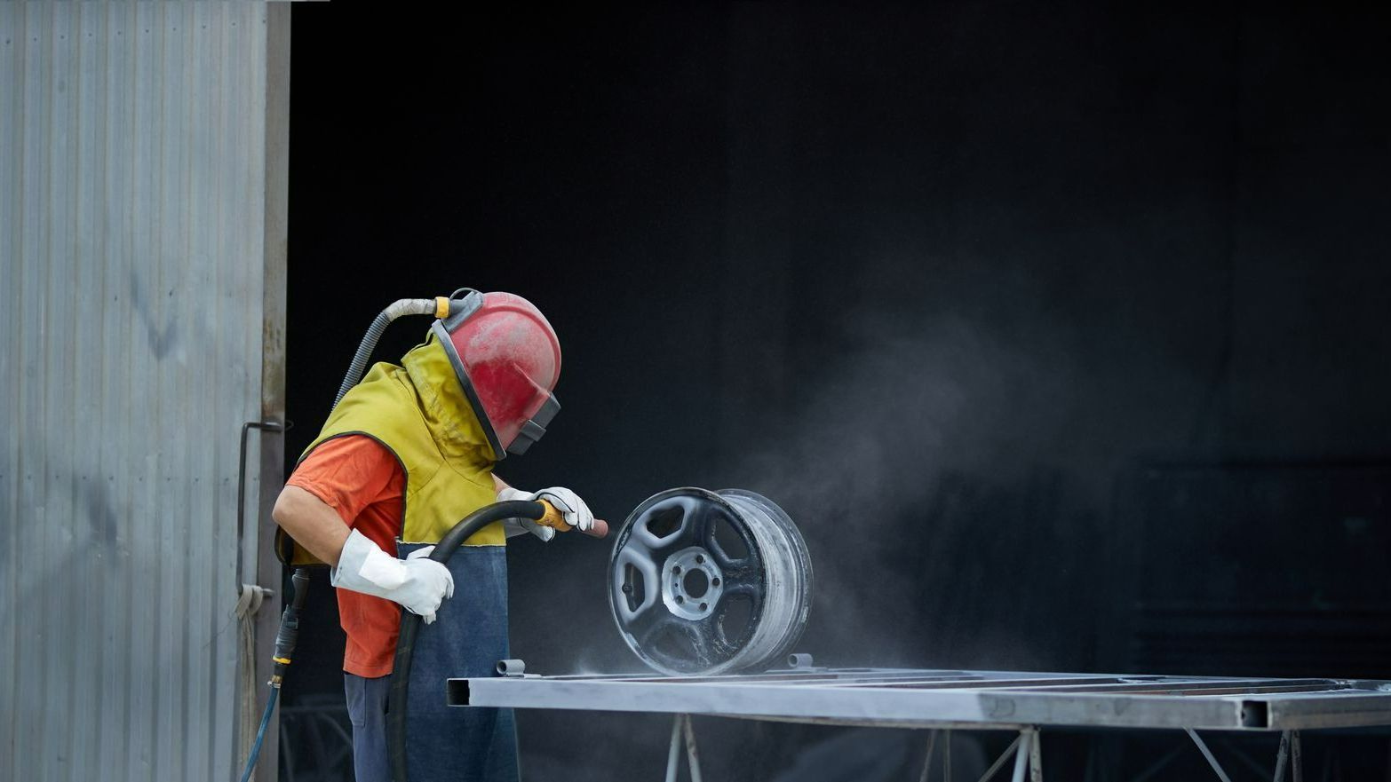 Grenaillage de grands panneaux