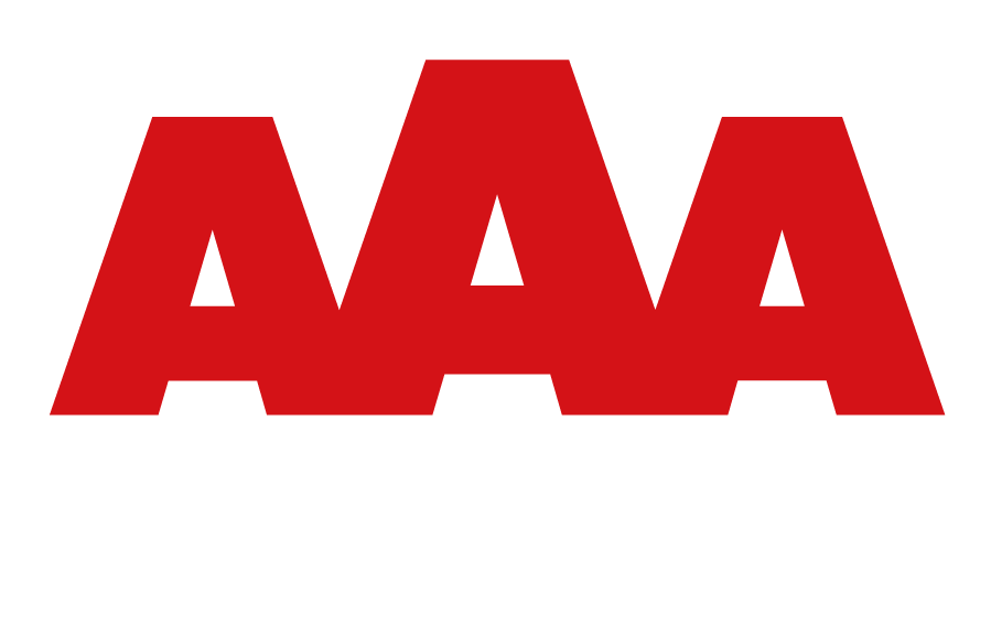 Punainen aaa-logo valkoisella taustalla