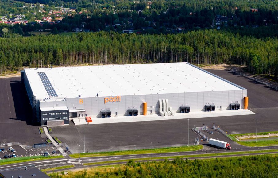 Ilmakuva suuresta rakenteilla olevasta rakennuksesta