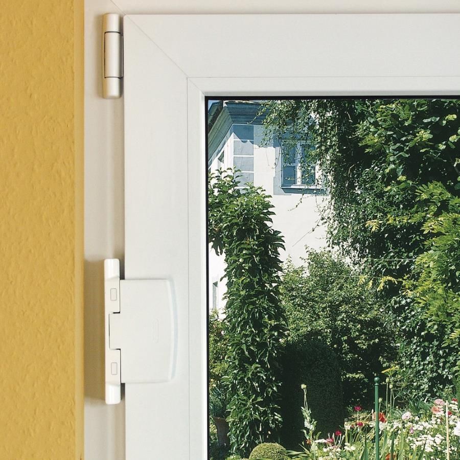 Fenster mit Abus-Scharnierseitensicherung FAS 97 weiß