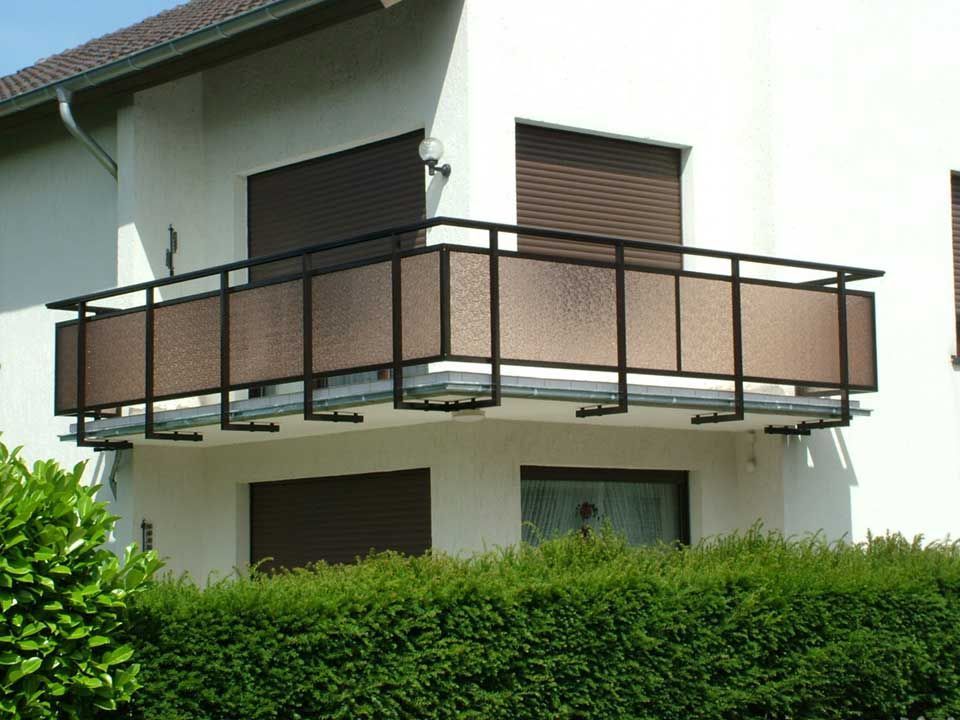 Balkongeländer schwarz