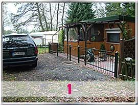 Schwarzer Gartenzaun
