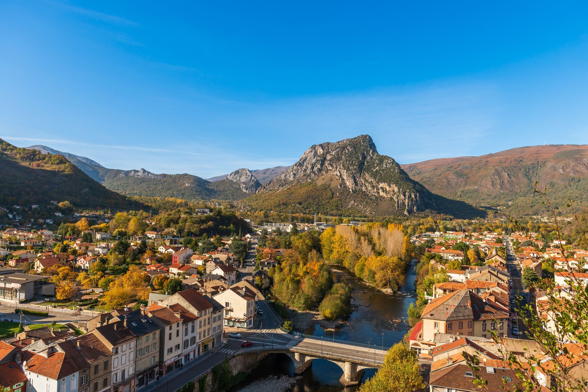 Vue panoramique de Tarascon-sur-Ariège.