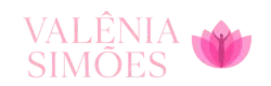Logotipo: "VAL&Ecirc;NIA SIM&Otilde;ES" en texto rosa, con un icono de flor de loto rosa.