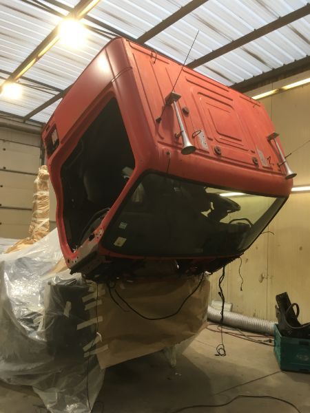 Professioneel spuitwerk rood