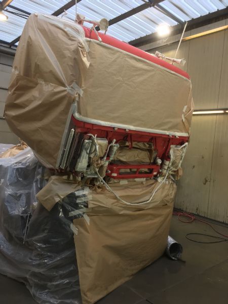 Spuitwerk rode grondwerkmachine