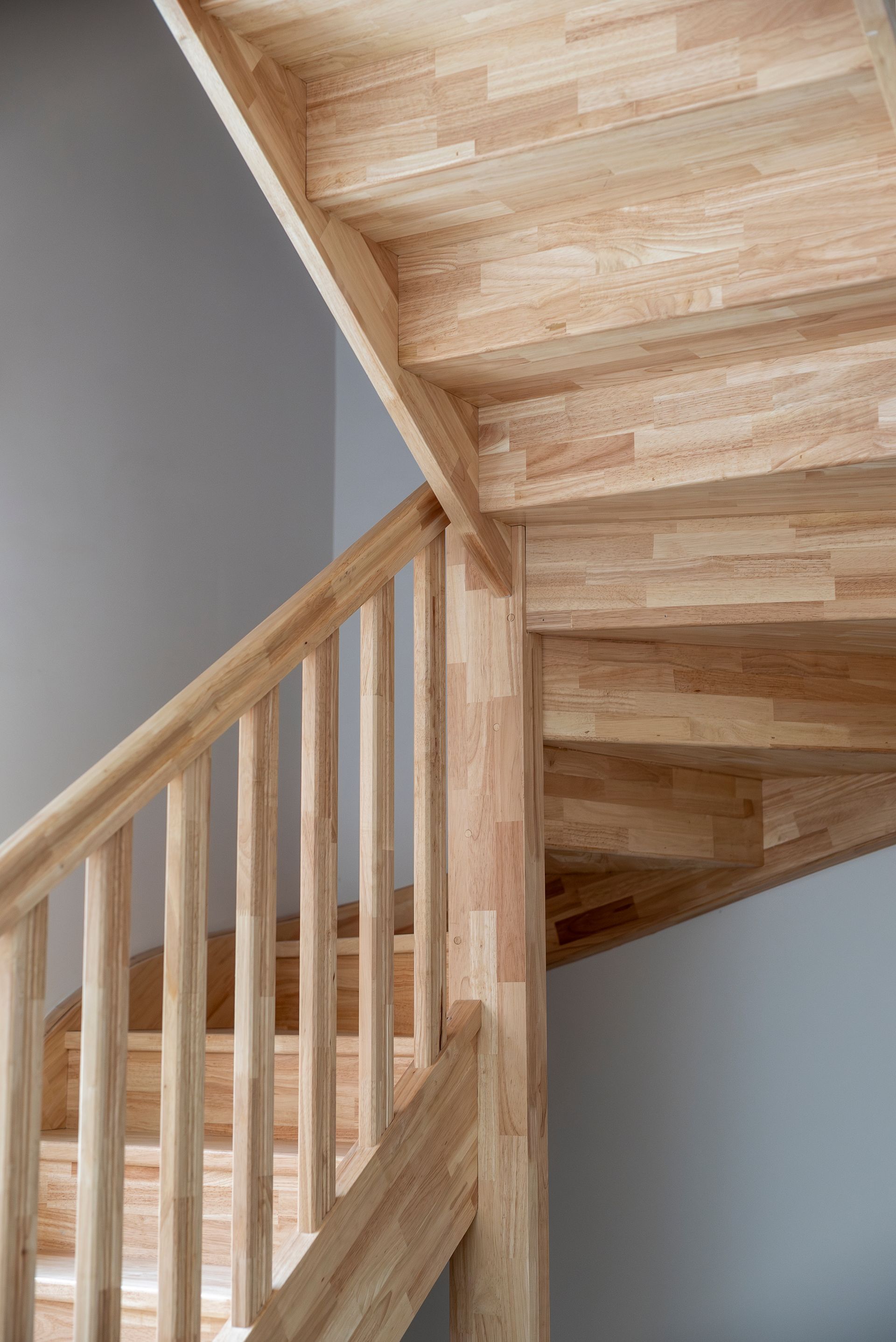 Un escalier.