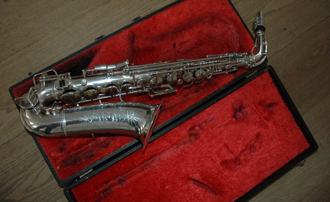 Photo d'un saxophone.