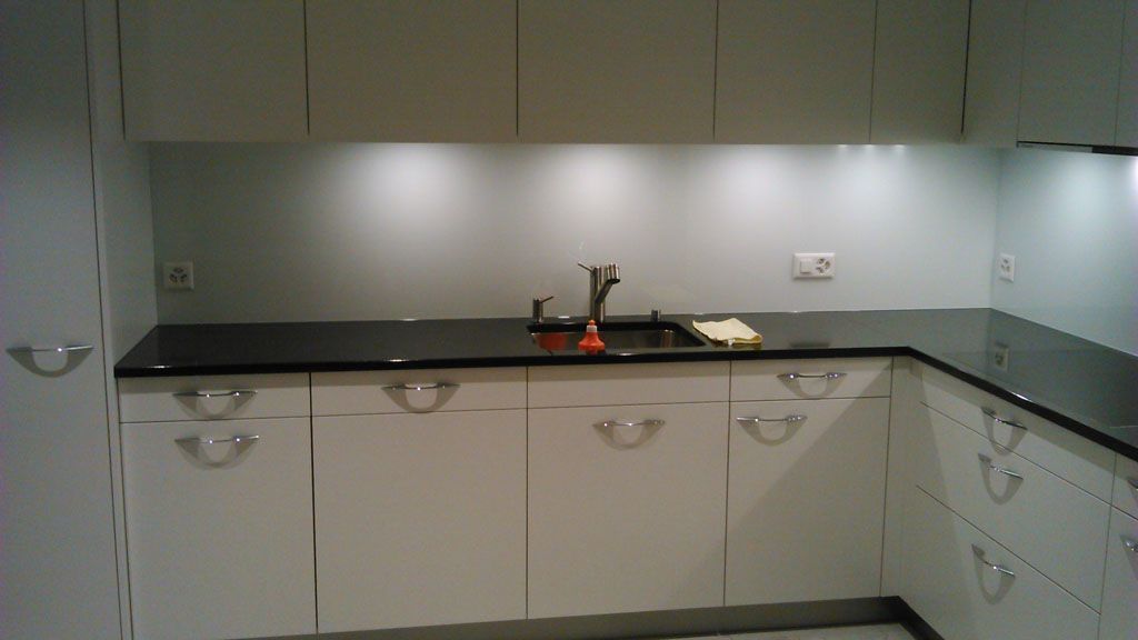 Küchenrücken - Glasteam GnbH - Döttingen