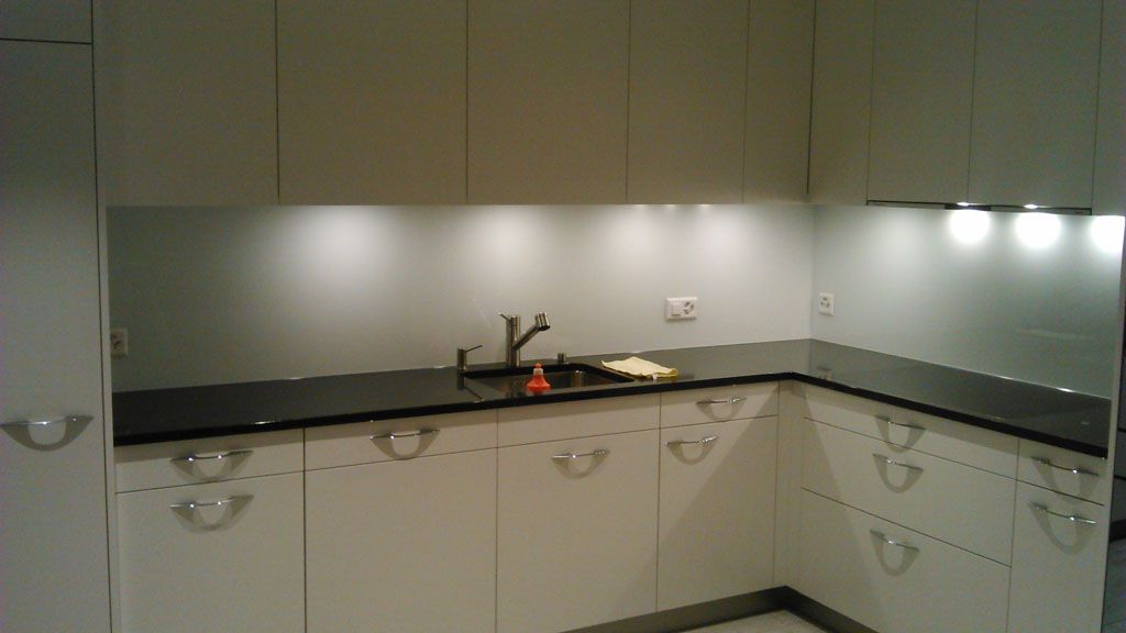 Küchenrücken - Glasteam GnbH - Döttingen