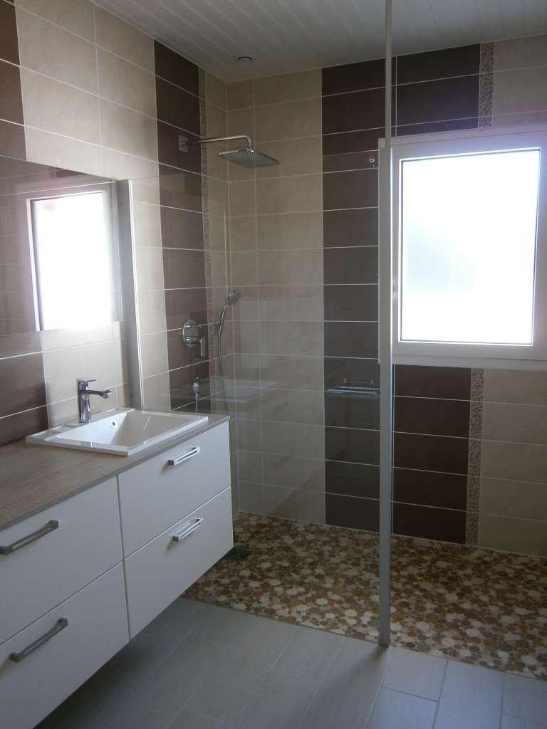Rénovation salle de bain à Boussay, sol de douche en pierres naturelles