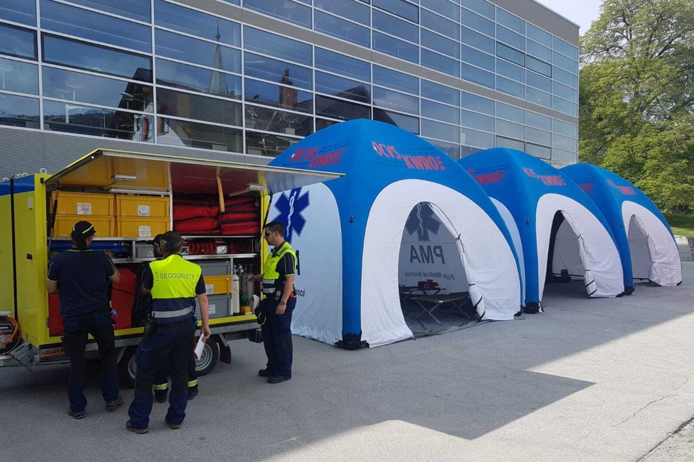 Inflatable Tent 9