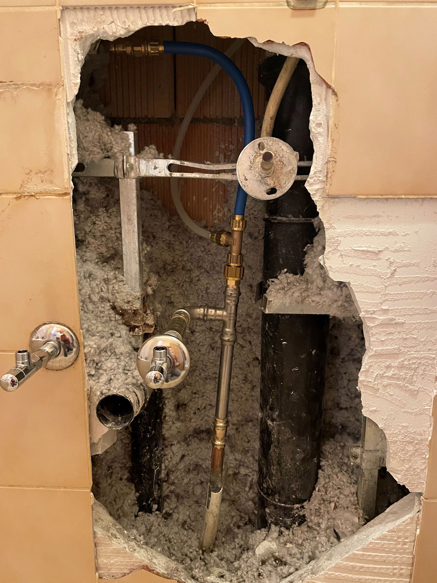 Détection et déshumidification en Valais - AMP Multiservices