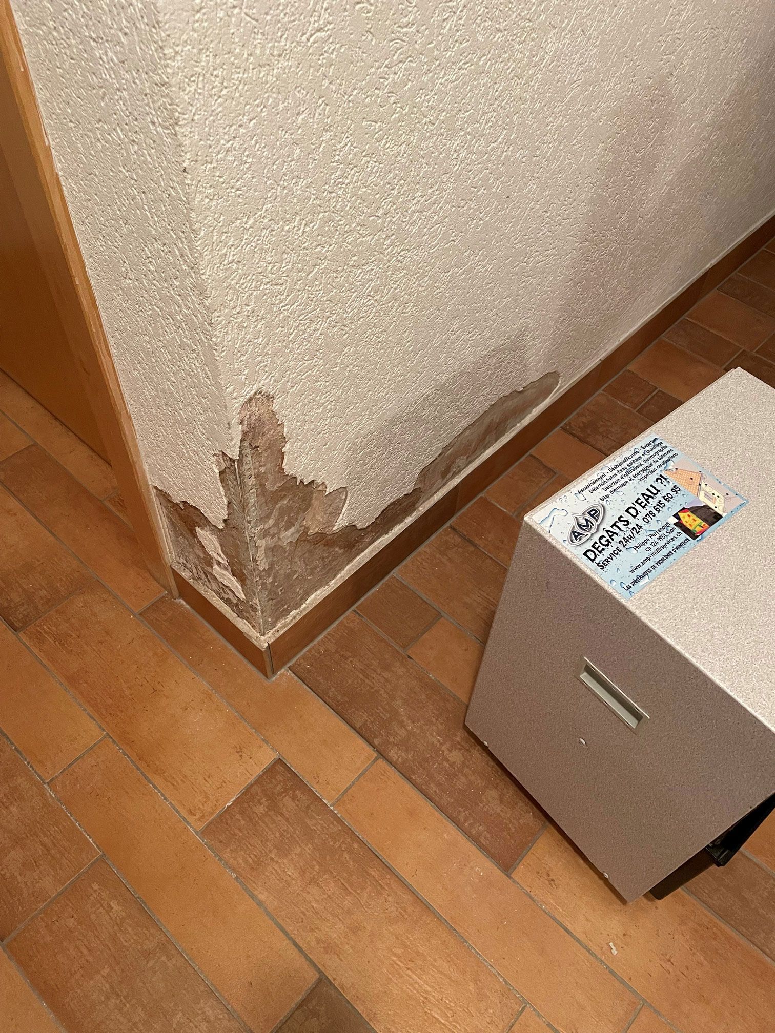 Détection et déshumidification en Valais - AMP Multiservices