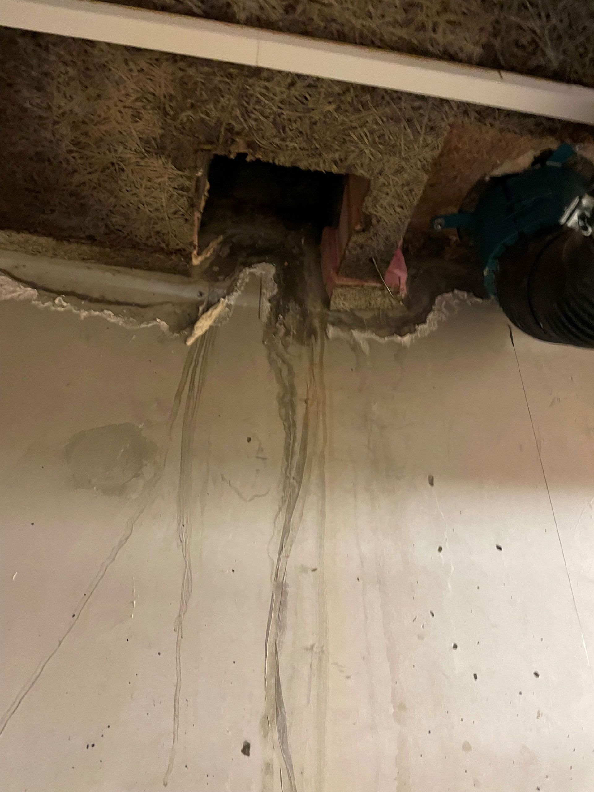 Détection et déshumidification en Valais - AMP Multiservices