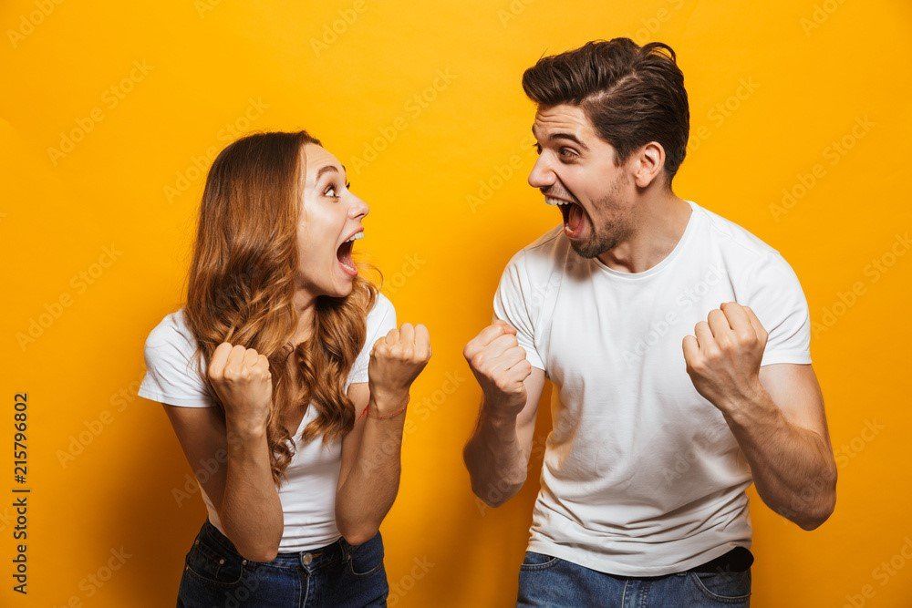 Un jeune couple heureux