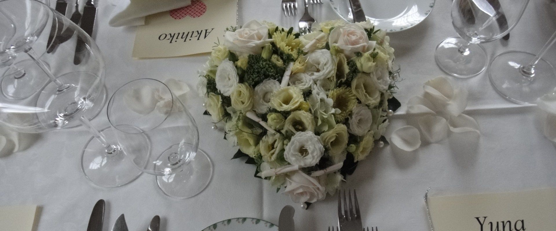 Blumenstrauss als Tischdekoration