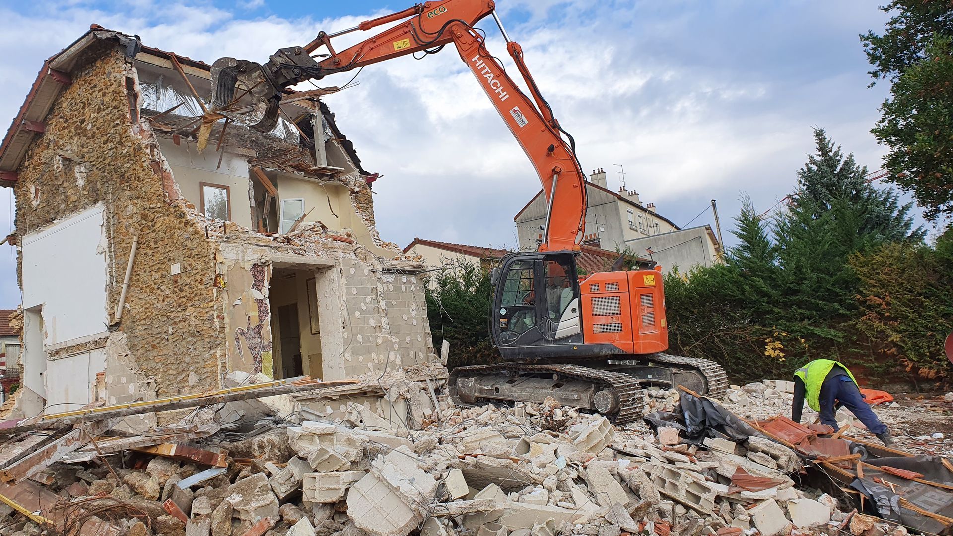 Démolition en cours d'une maison