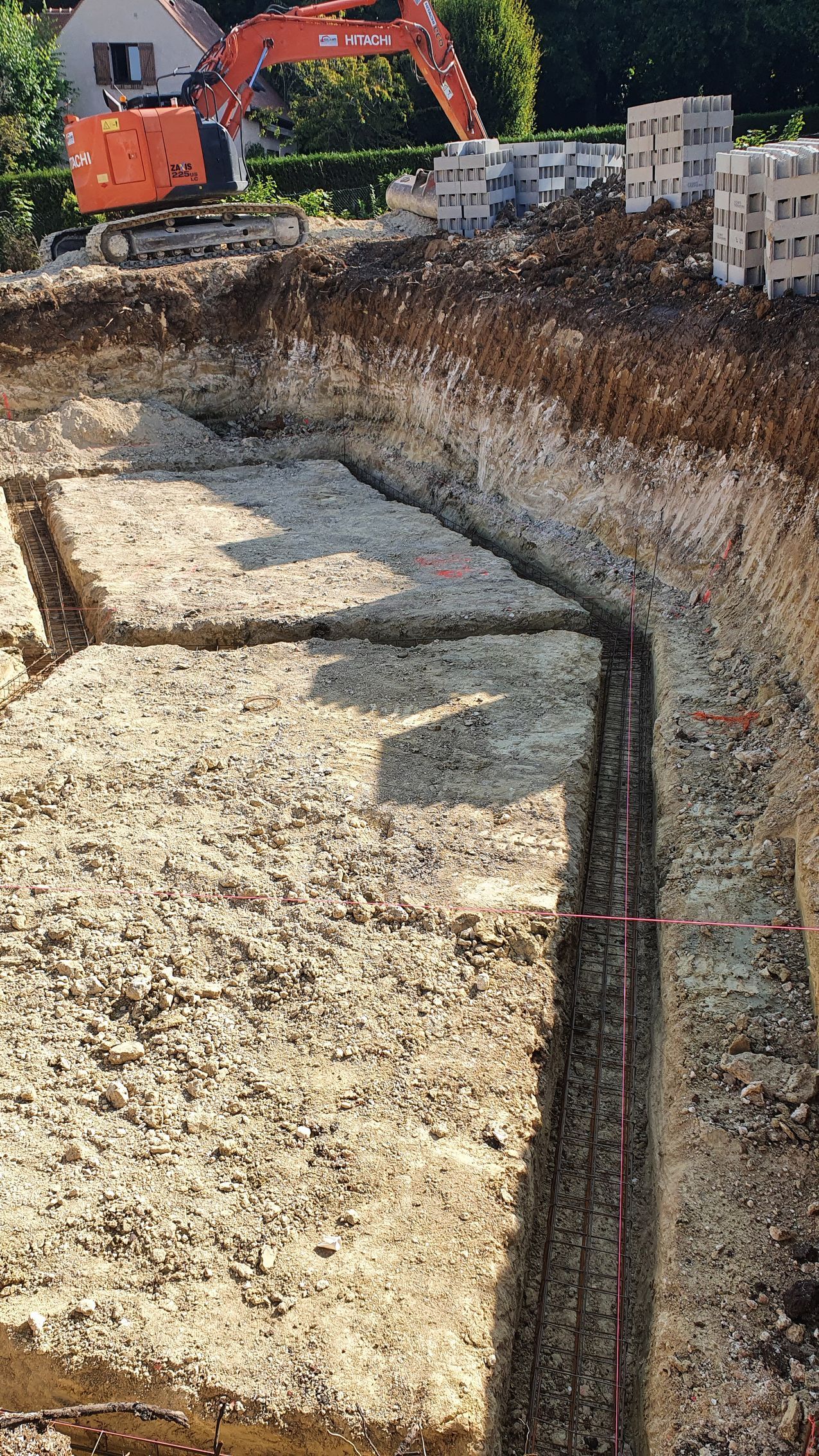 Travaux de terrassement avec mise en place du réseau souterrain