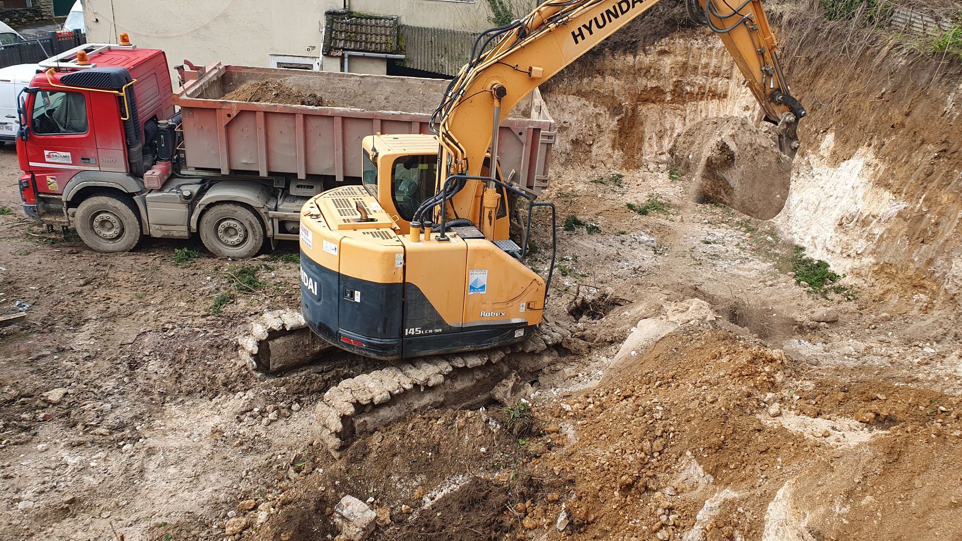 Terrassement en cours avec nos équipements
