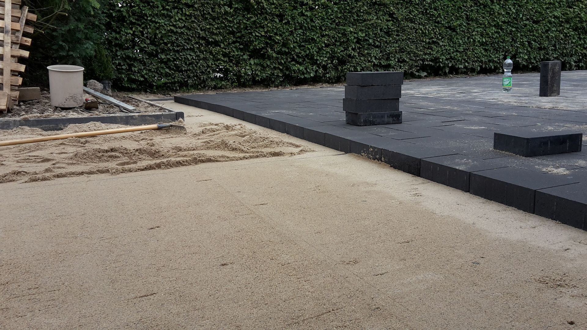 Volker Hahn Garten- und Landschaftsbau, Terrasse entsteht