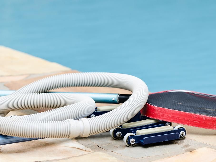 Matériel d'entretien de piscine